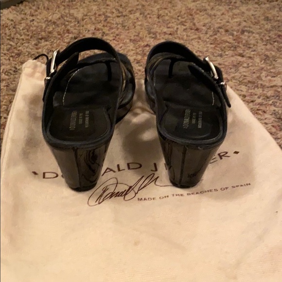 Donald J Pliner black patent leather sandals - Picture 3 of 6